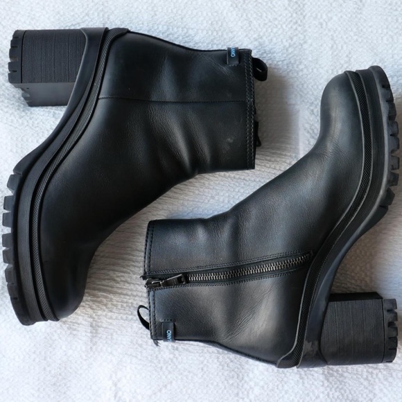 Prada boots - Picture 5 of 7